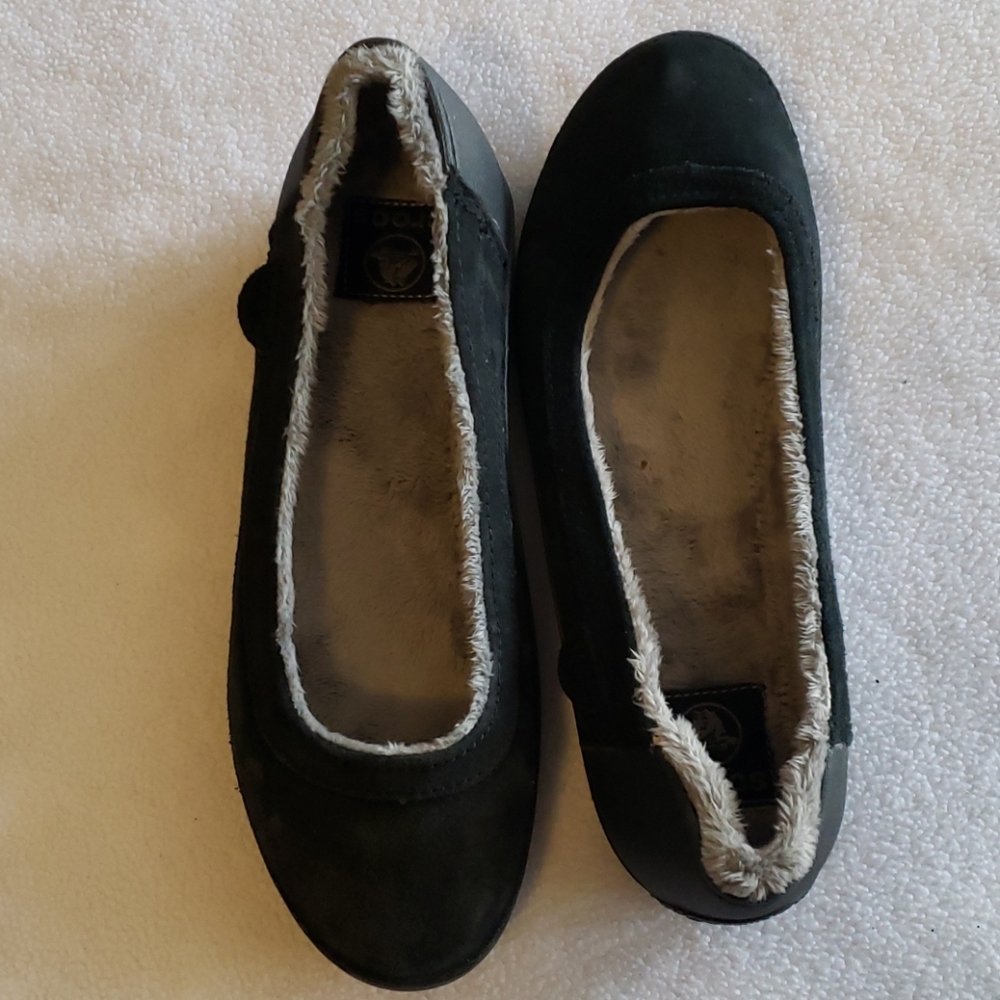 Cross shoes